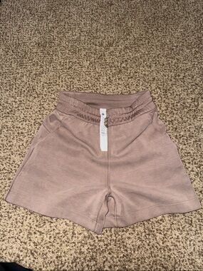 NWOT Lululemon high rise softstreme 4" shorts  Dusty Mauve